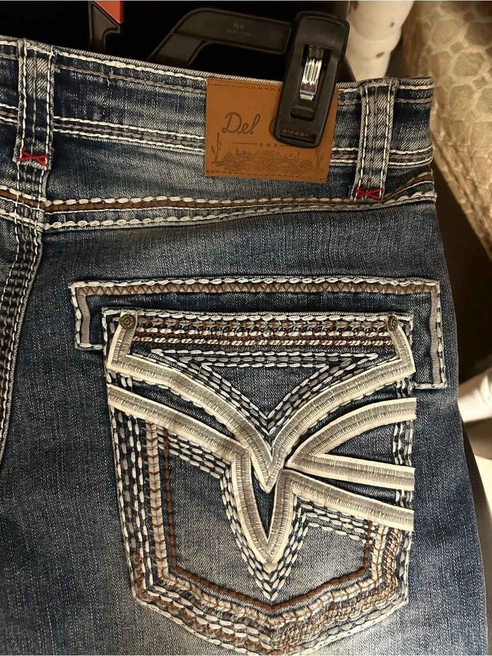 Slim Straight Men's Jeans with Embroidered Back Pockets - Blue